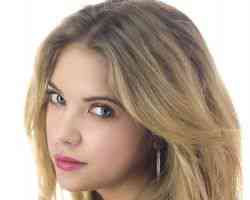 WHO IS ASHLEY BENSON BIOGRAPHY AGE WORK LOVES CURIOSITIES